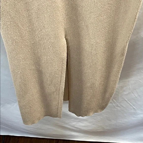 Chic Long Sleeve Beige Knit Dress - Picture 11 of 13